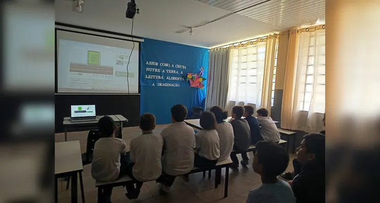 Veja como foi o passeio no museu e o trabalho com a videoaula.