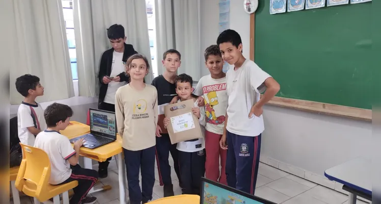 Veja o trabalho com a videoaula, confecção de jogos, entrega e a diversão dos colegas.