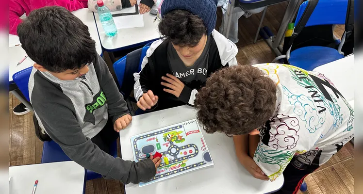 Veja as várias etapas do trabalho em sala sobre o tema logístico.