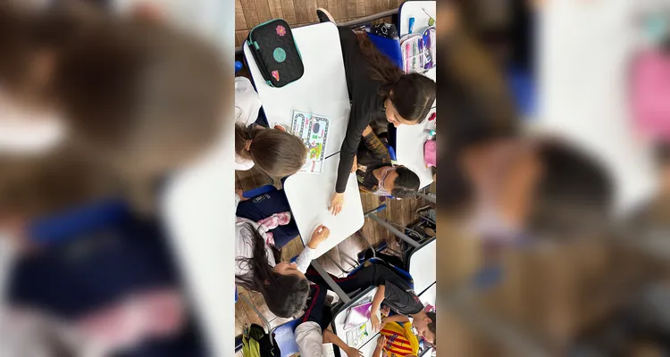 Veja as várias etapas do trabalho em sala sobre o tema logístico.