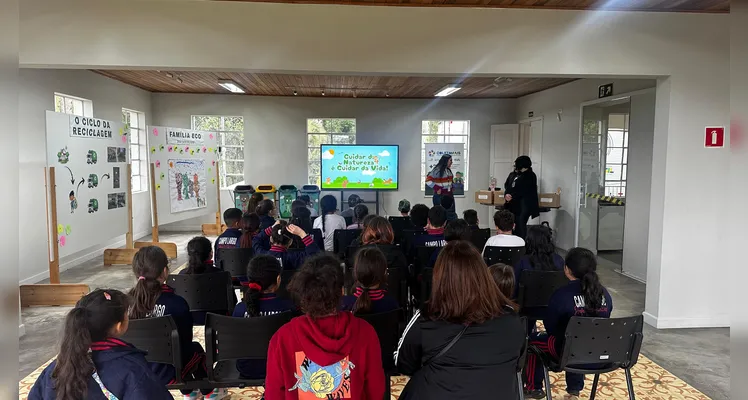 Veja como foi o trabalho, dentro da sala de aula e durante a saída a campo.