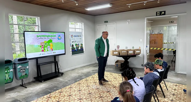 Veja como foi o trabalho, dentro da sala de aula e durante a saída a campo.