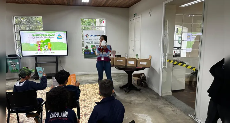 Veja como foi o trabalho, dentro da sala de aula e durante a saída a campo.