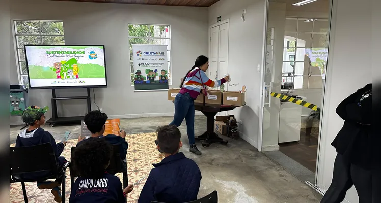 Veja como foi o trabalho, dentro da sala de aula e durante a saída a campo.