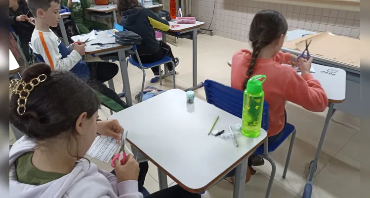 Veja a série de registros dos alunos em seus momentos pessoais e no amplo trabalho em sala.