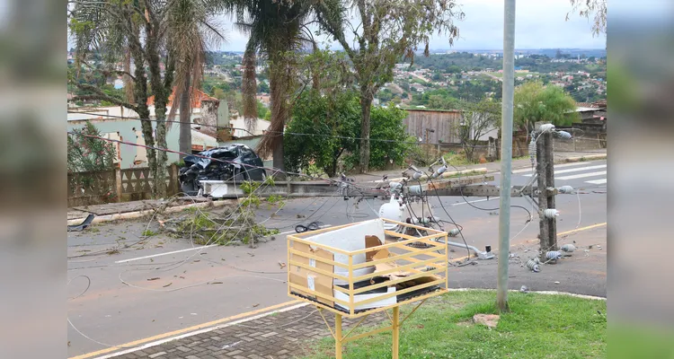 Veja fotos do grave acidente que derrubou dois postes em PG