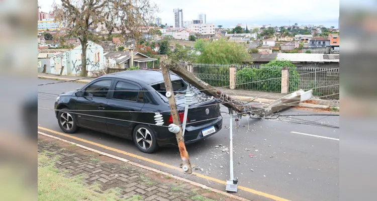 Veja fotos do grave acidente que derrubou dois postes em PG