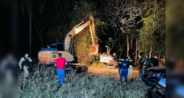 Homens desaparecem e policiais encontram carro com marcas de tiros
