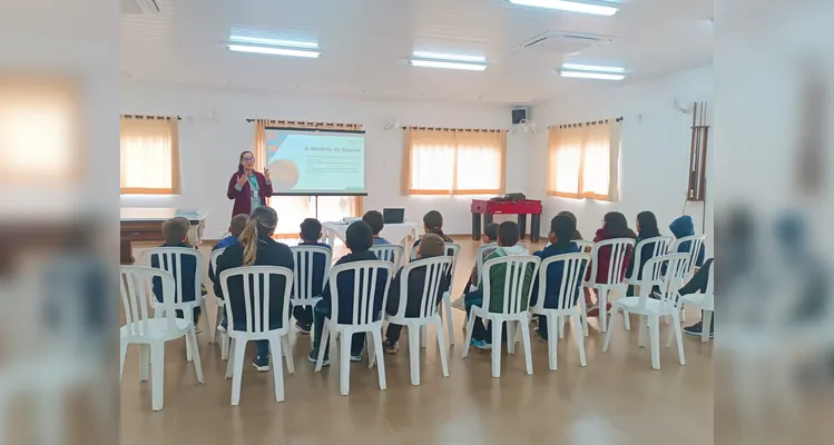 Educandos tiveram oportunos momentos de aprendizado dentro e fora da sala de aula.