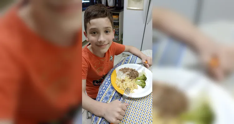Veja os registros dos alunos com sua alimentação saudável em casa e das atividades em sala de aula.