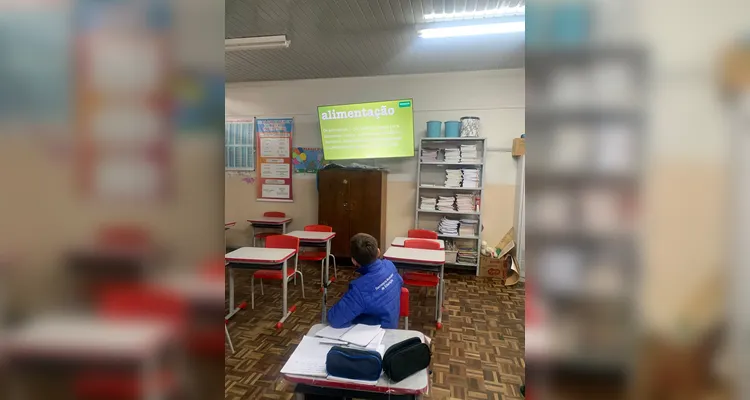 Confira registros do trabalho em sala, da Feira do Produtor e das refeições saudáveis dos alunos em casa.