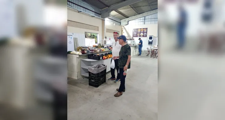 Confira registros do trabalho em sala, da Feira do Produtor e das refeições saudáveis dos alunos em casa.