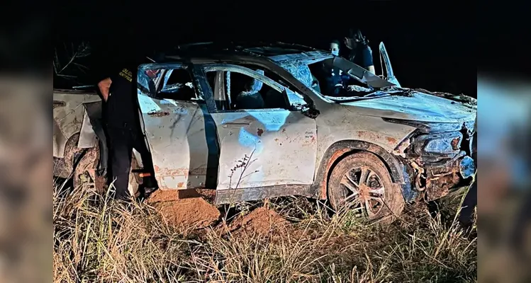 Homens desaparecem e policiais encontram carro com marcas de tiros