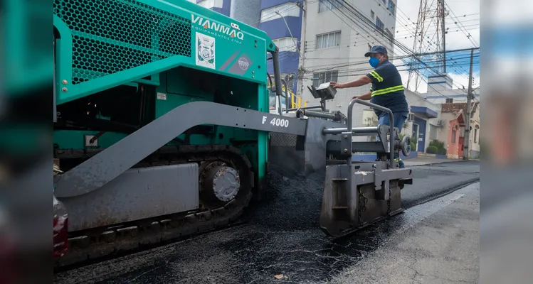 Rua Sete de Setembro recebe camada de pavimentação em PG