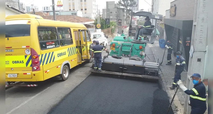 Rua Sete de Setembro recebe camada de pavimentação em PG