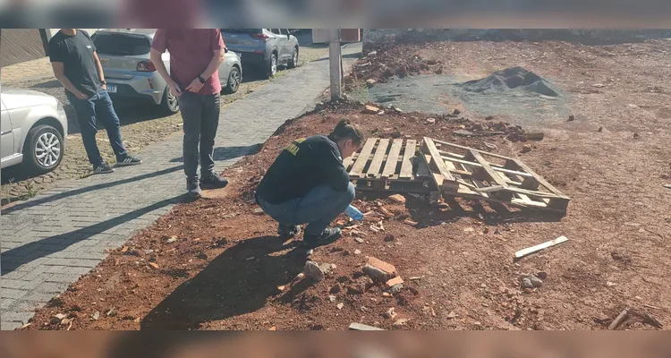 Fotos revelam detalhes de ossada encontrada em Ponta Grossa