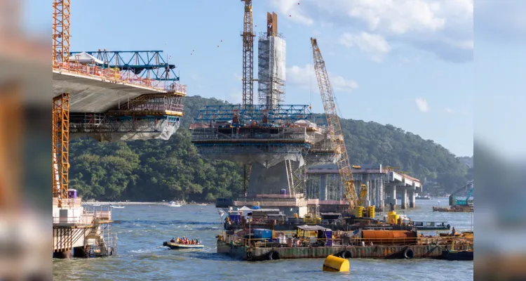 Ponte de Guaratuba alcança 73% de execução e avança nos acessos e trecho estaiado