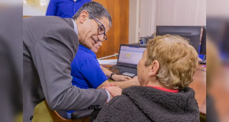 UEPG realiza promoção de carreira para 415 servidores