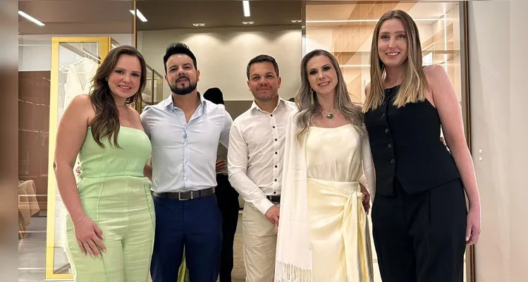 Luana Comassetto, Raphael Sequinel, Deyvid Cruz, Letícia Scarminio Cruz e Carol Kissmann Ajaimi.