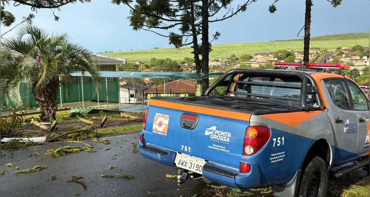 Fotos revelam destruição de teto de ginásio em escola de PG
