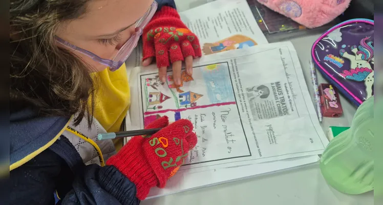 Como atividades, os alunos realizaram pesquisas no Jornal da Manhã e confeccionaram cartazes de conscientização.