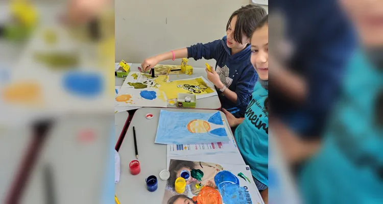 Para solidificar os aprendizados, os alunos produziram releituras de obras do pintor Vincent van Gogh.
