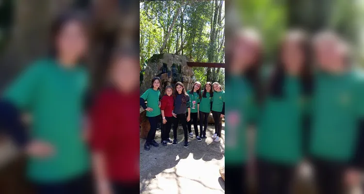 Durante a saída a campo, os alunos conheceram a Casa de Sinhara, em Castro, e o Parque Histórico de Carambeí.