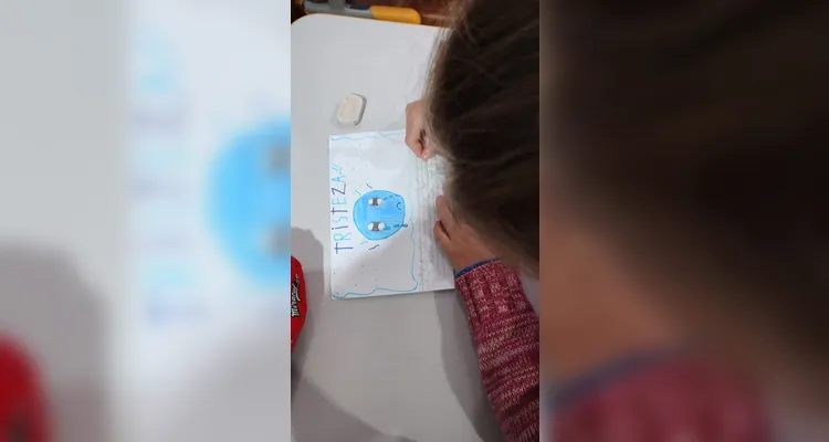 Após conversas e reflexões, os educandos criaram textos, ilustrações e cartazes sobre o tema estudado.