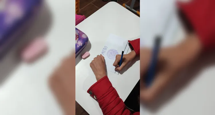 Após conversas e reflexões, os educandos criaram textos, ilustrações e cartazes sobre o tema estudado.