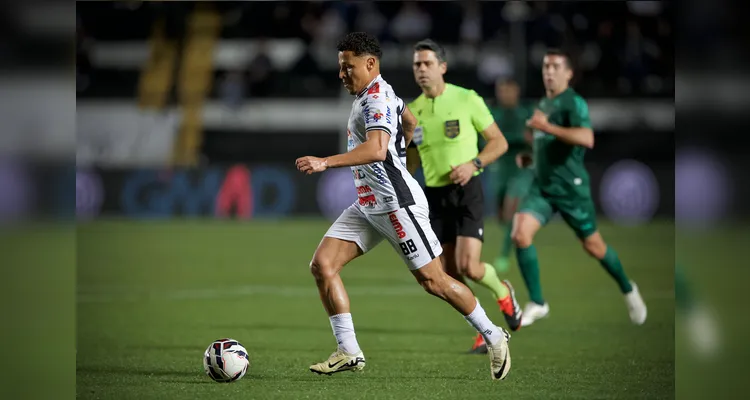 O Fantasma venceu a partida contra o Coxa no Germano Krüger.