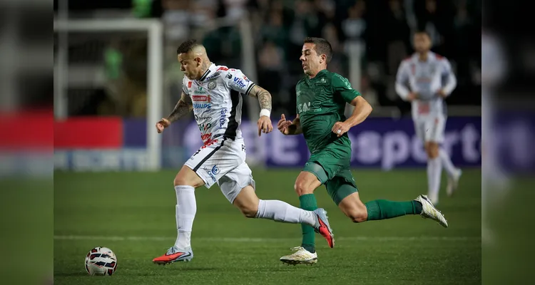 O Fantasma venceu a partida contra o Coxa no Germano Krüger.