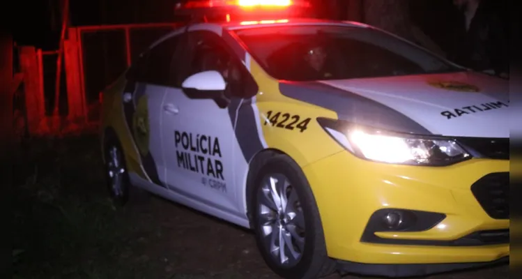 Homem fica ferido após levar tiro acidental durante confraternização em PG