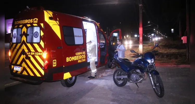 O motociclista foi encaminhado a uma unidade de pronto atendimento.