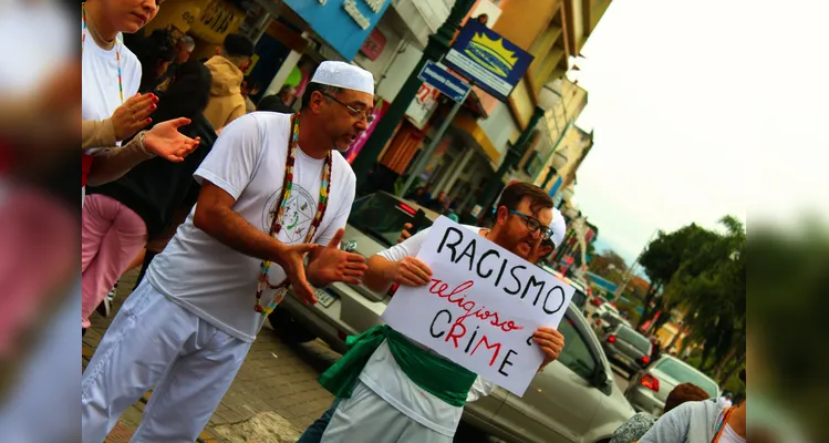 Benzimento na Rua fez parte da programação 'Ponta Grossa em Festa – 202 anos'
