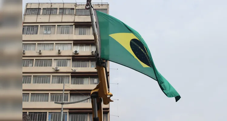 Manifestação pró-Bolsonaro reúne apoiadores no Centro de PG