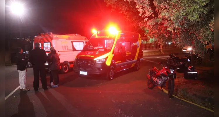 Acidente envolvendo moto e carro deixa homem ferido em PG