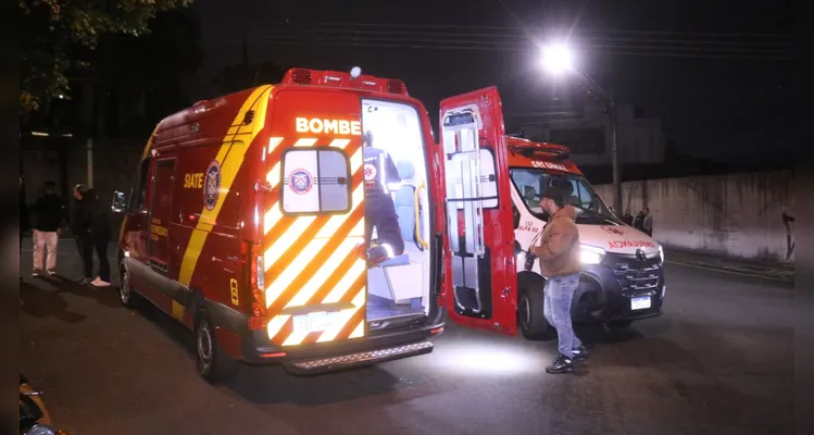 Acidente envolvendo moto e carro deixa homem ferido em PG