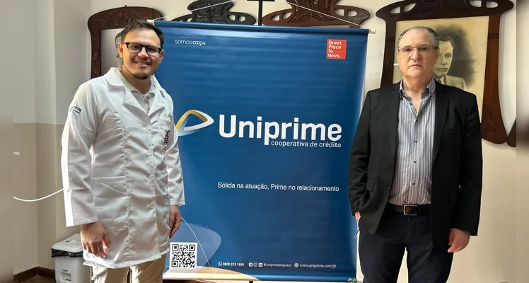 Uniprime doa mais de 250 jalecos aos enfermeiros da Santa Casa