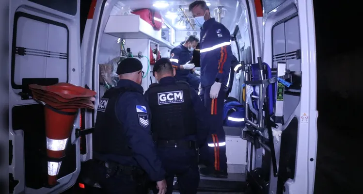 Homem é esfaqueado ao acompanhar esposa em suposto pagamento de dívida de drogas