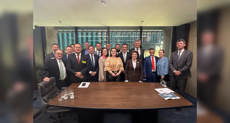 Prefeitos estiveram reunidos com o deputado federal Beto Richa.