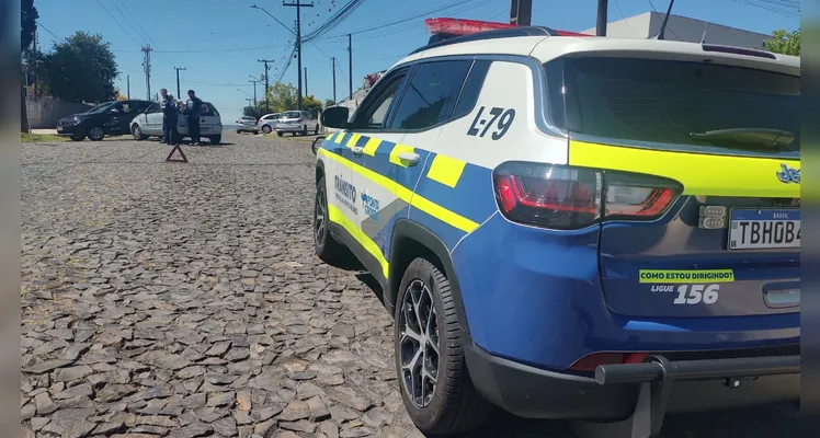 Colisão entre 'Palio' e 'Corsa' é registrado no Jardim Carvalho