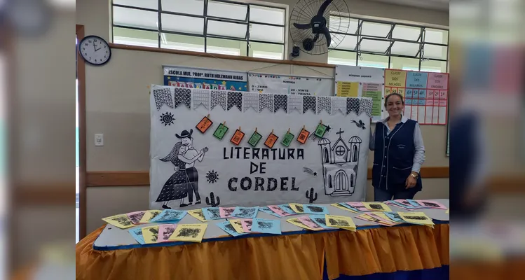 Como resultado dos estudos, os alunos apresentaram os trabalhos sobre a temática na feira cultural da escola.