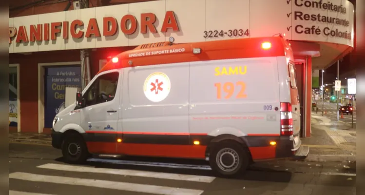 Condutor foge após se envolver em colisão no Centro de Ponta Grossa