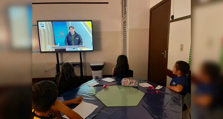 Os alunos realizaram variadas tarefas, como rodas de conversa e momentos de reflexão, além da elaboração de um mapa conceitual sobre o tema.