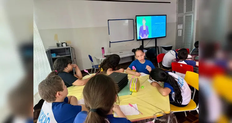 Os alunos realizaram variadas tarefas, como rodas de conversa e momentos de reflexão, além da elaboração de um mapa conceitual sobre o tema.