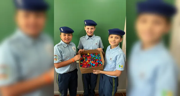 Como atividades, os educandos escreveram textos sobre o que aprenderam com a videoaula e realizaram fotografias de materiais renováveis e recicláveis que tinham em casa.
