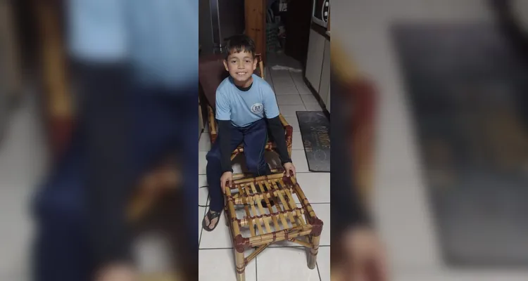 Como atividades, os educandos escreveram textos sobre o que aprenderam com a videoaula e realizaram fotografias de materiais renováveis e recicláveis que tinham em casa.