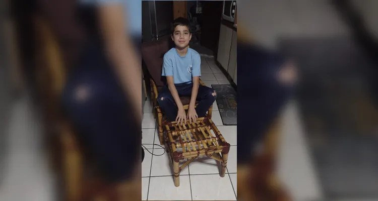 Como atividades, os educandos escreveram textos sobre o que aprenderam com a videoaula e realizaram fotografias de materiais renováveis e recicláveis que tinham em casa.