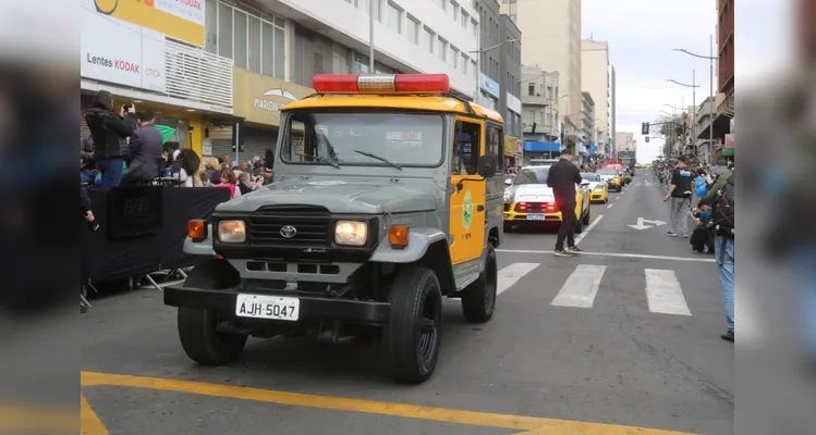 Confira mais imagens do desfile das forças de segurança no aniversário de PG
