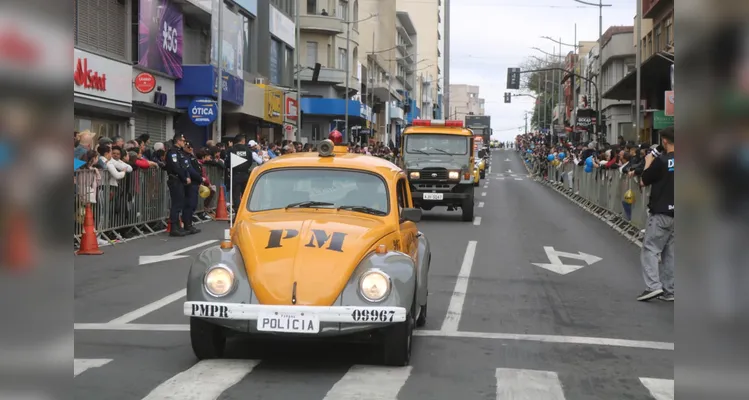 Confira mais imagens do desfile das forças de segurança no aniversário de PG